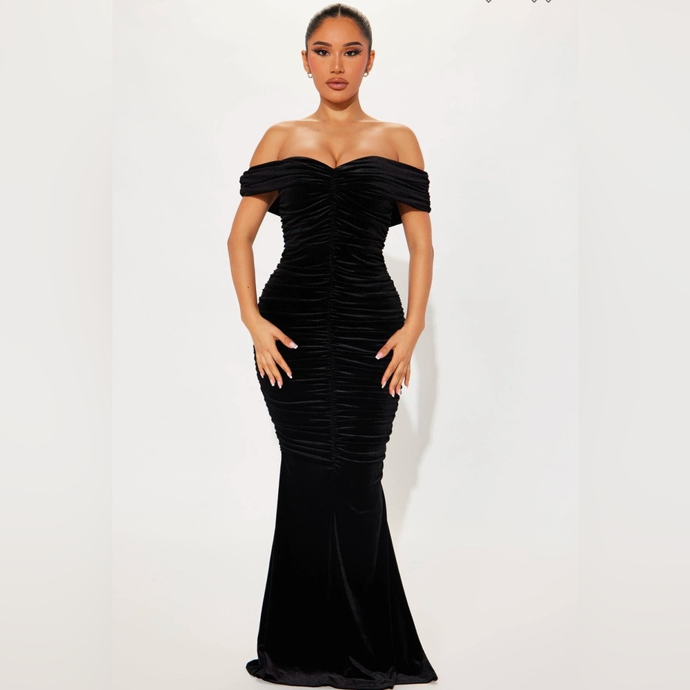 Karissa Velvet Maxi Dress - Black